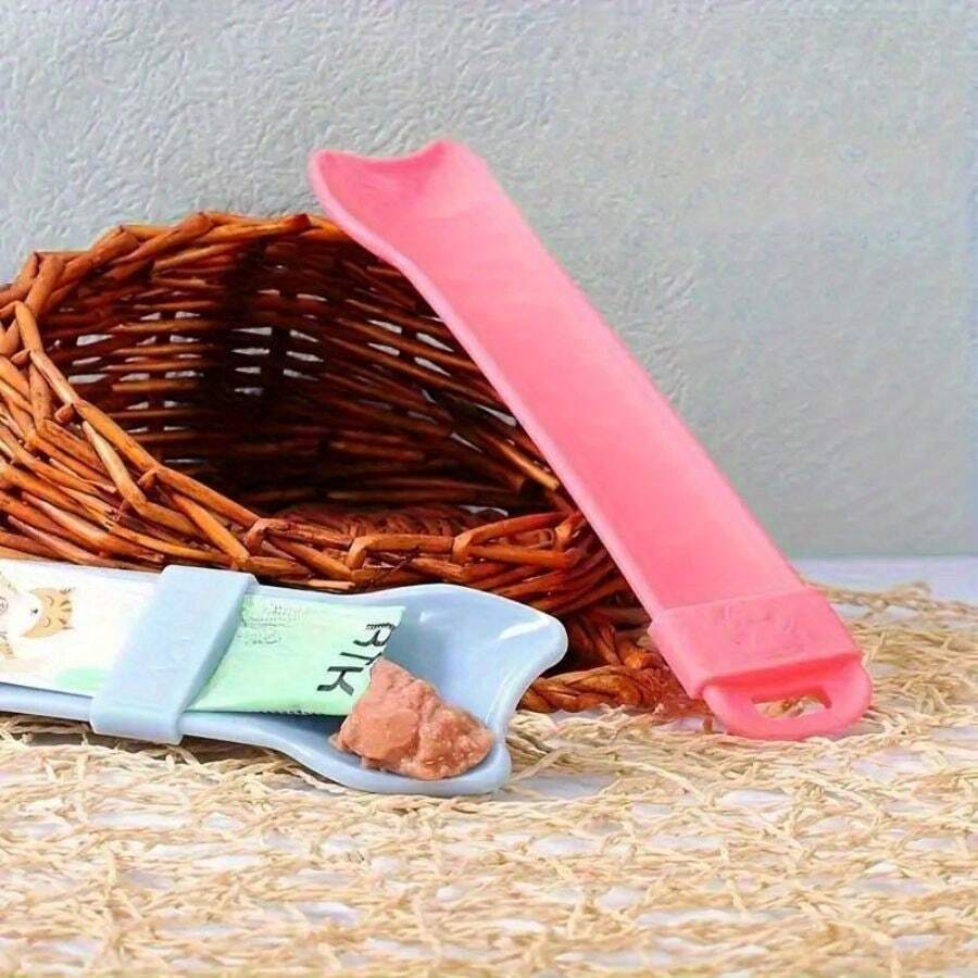 Cat Treat Squeeze Spoon Feeder – Lickable Wet Treat & Liquid Snack Dispenser for Cats